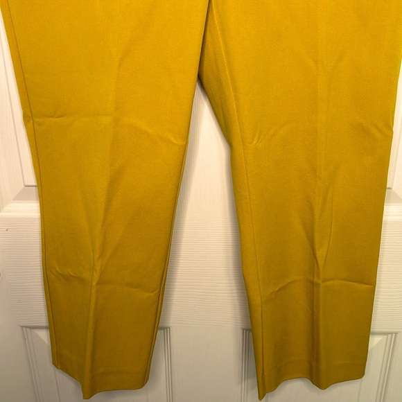 NWOT Alfani Straight Leg Capris - Picture 3 of 5